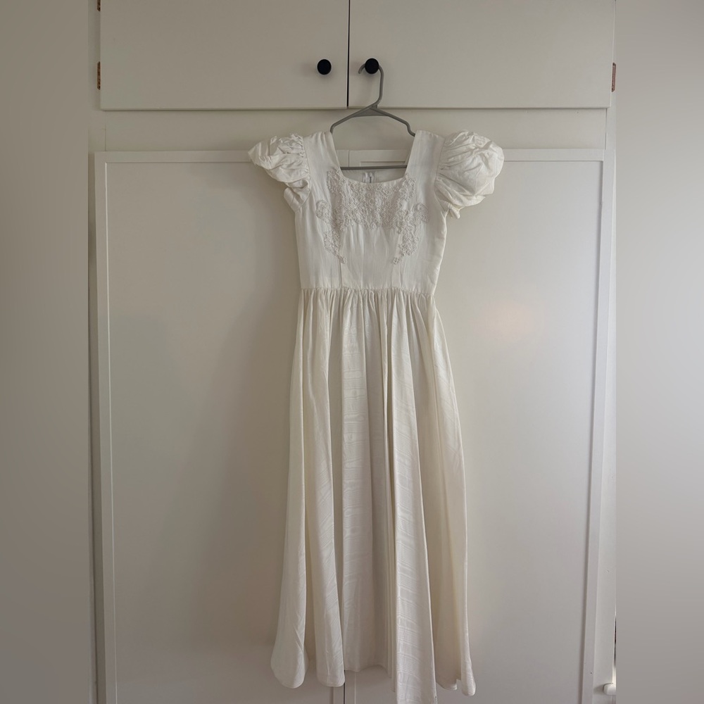 Vintage wedding dress